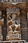 Orissa - Konarak - The Sun Temple, the hall of offerings (bhoga mandapa) also called nata-mandir (hall of dancers) because of the multitude of carvings of musicians and dancers 