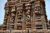 Orissa - Konarak - The Sun Temple, the hall of offerings (bhoga mandapa) also called nata-mandir (hall of dancers) because of the multitude of carvings of musicians and dancers 