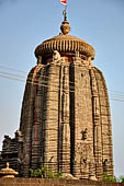 Orissa - Bhubaneswar, Lingaraj Temple. The immense 45 metres deul. 