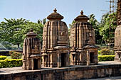 Orissa - Bhubaneshwar. Mukteswara temple, auxiliary shrines. 