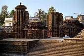 Orissa - Bhubaneswar. Temples clustered around the Papanashini Kund. 