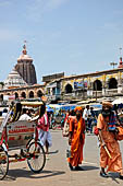 Orissa - Puri, the Grand road. The main street of Puri lined with bazaars and stalls the road is is usually jammed with pilgrims. 