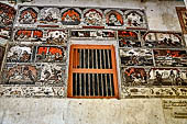 Orissa - Raghurajpur. Murals. 