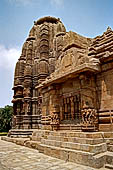 Orissa - Bhubaneswar. Rajarani temple, lateral window of the jagamohana in the foregroud.