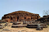 Ratnagiri -  Stupa n1 at the top of the hill.