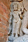 Udayagiri - Maha Stupa. Inside one of the four niches Abhisambhodi - Vairocana flanked by Manjusri and Kisitigarbha. 