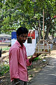 Orissa - the small Pipili town. Street seller. 