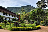 Aluvihara cave temples - Statue of the Indian Buddhist scholar Buddhaghosa.