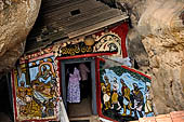 Aluvihara cave temples - Entrance to the Horror Chamber.