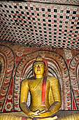 Dambulla cave temples - Cave 2, Maharaja Vihara (Temple of the Great Kings) 