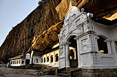 Dambulla cave temples 