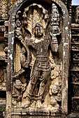 Polonnaruwa - the Vatadage. Detail of the guardstone of the southern stairway. 