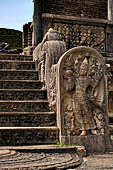 Polonnaruwa - the Vatadage. Guardstone of the eastern stairway. 