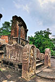 Polonnaruwa - the Vatadage. The southern stairway.