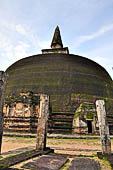 Polonnaruwa - Rankot Vihara. 