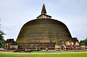 Polonnaruwa - Rankot Vihara. 