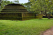 Polonnaruwa - The area of the Alahana Pirivena (Monastery of the Cremation Grounds). Crematory Stupa. 