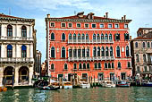 Venezia, Palazzo Bembo sul Canal Grande (Gotico, XV sec).