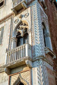 Venezia, Ca D'oro. Dettaglio della facciata sul Canal Grande. 