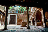 Venezia, Ca d'Oro, la corte scoperta, dal portico si intravede il muro di cinta. 