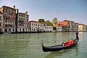 Venezia, Canal Grande, Palazzo Dario e pi oltre Ca' Venier dei Leoni, sede della Fondazione Guggenheim.