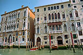 Venezia, Palazzo Franchetti, e Palazzo Barbario nelle immediate vicinanze del ponte dell'Accademia. 