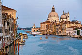 Venezia, il Canal Grande con Santa Maria della Salute dal Ponte dell'Accademia.