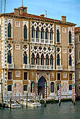 Venezia, Palazzo Franchetti sul Canal Grande, nelle immediate vicinanze del ponte dell'Accademia. 