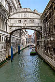 Venezia, Palazzo Ducale. Ponte dei Sospiri sul rio di Palazzo