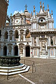 Venezia, Palazzo Ducale. Il cortile col la facciata dell'orologio