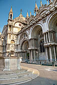 Venezia, Basilica di San Marco Il fianco settentrionale (verso la piazzetta dei Leoni). 